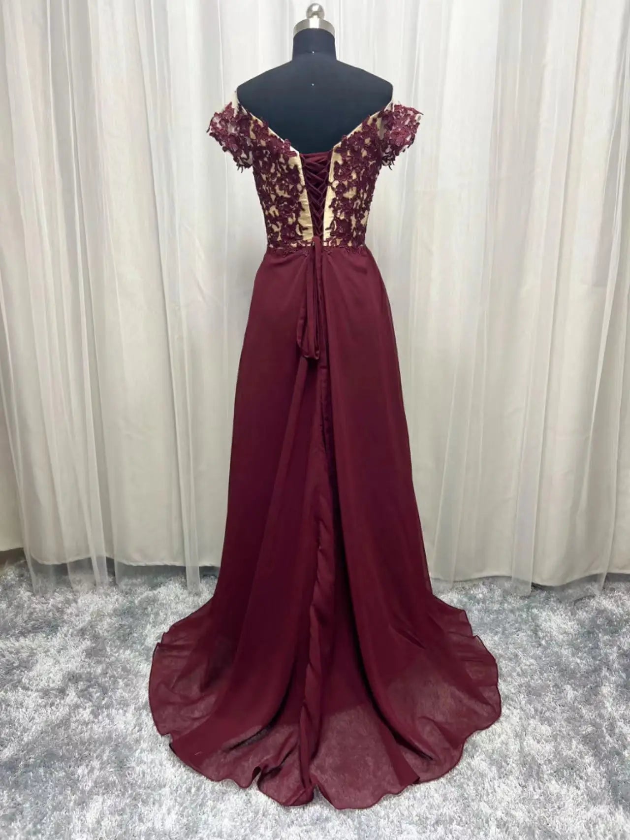 Burgundy Plus Size Long Evening Party Gowns Chiffon Lace Vestidos de festa Sexy Illusion Neckline Special Occasion Prom Dress